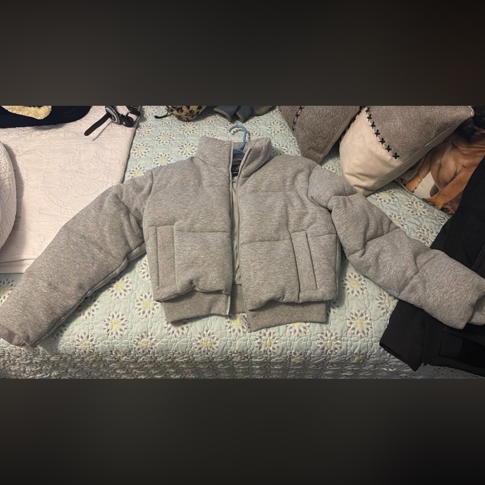 ALO Yoga Light Gray Top